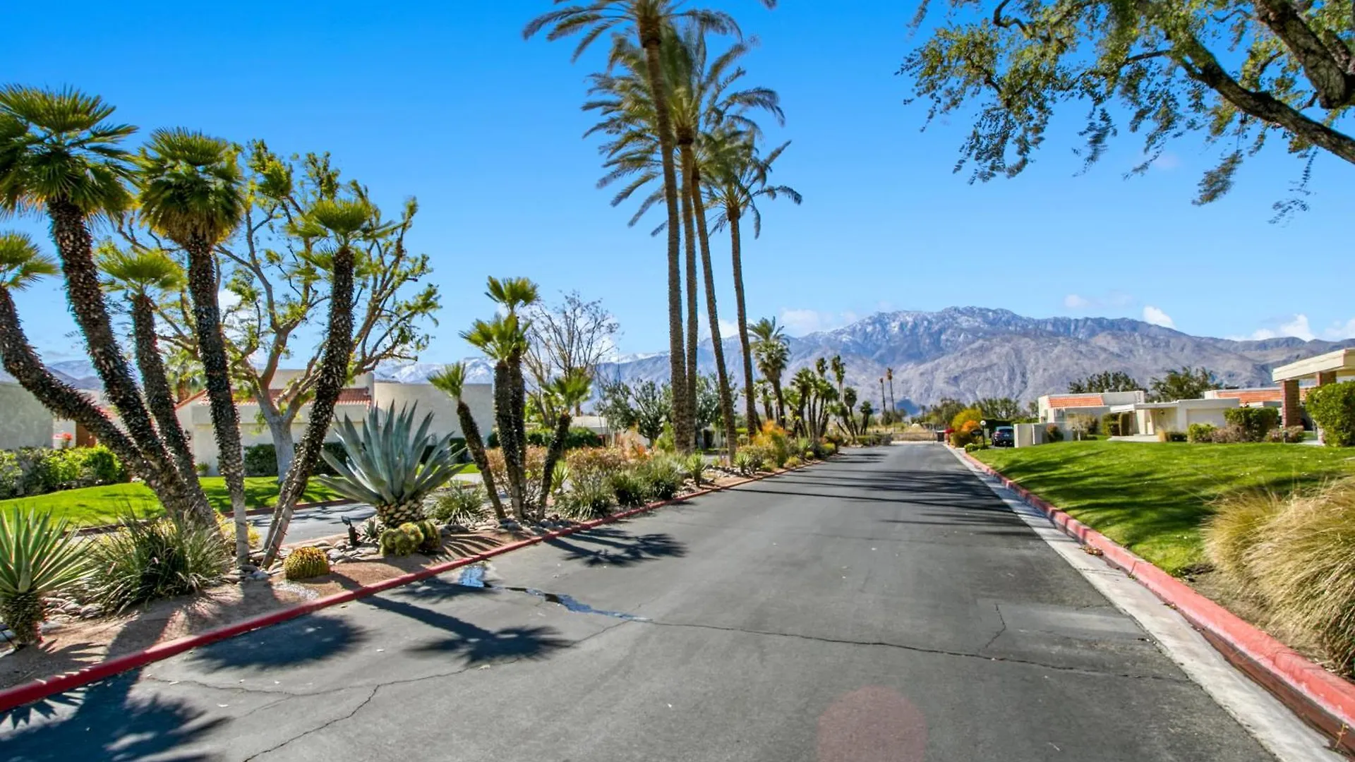 Fairway Sleek Chic Villa Palm Springs Nyaraló